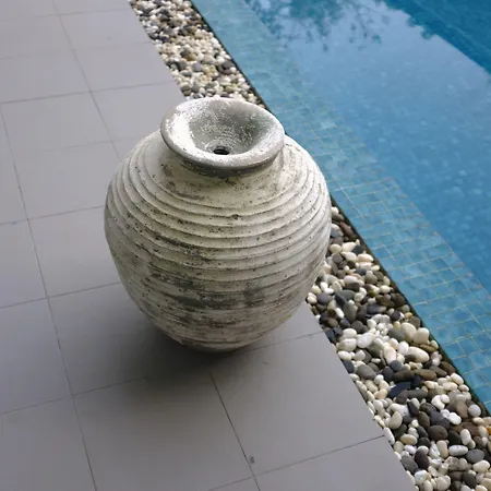 Moin Lakeside Pool Villa-2