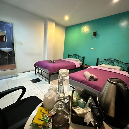 Blue Moon House - A Budget Hostel For Easy Travellers-3