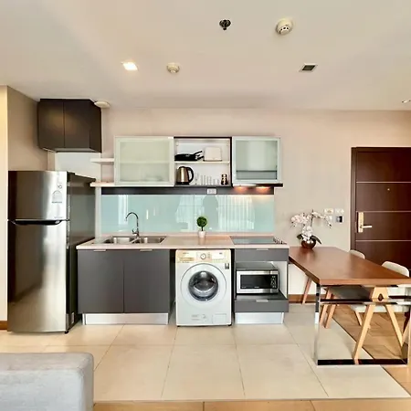 Deluxe 2-Bedroom Suite With Pool & Gym-3