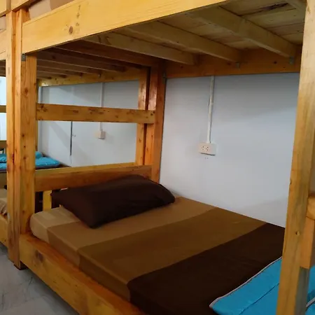 The Pallet (Adults Only)-3