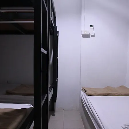 Baan Park Raak Backpacker Hostel-2