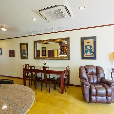 Deluxe Town House In The Old City-3