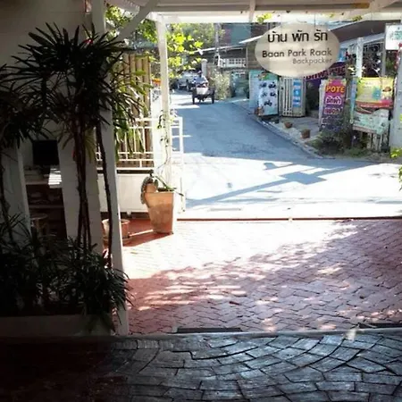 Baan Park Raak Backpacker Hostel-3
