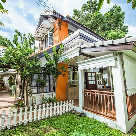 Nimman Elegant Garden Villa-3