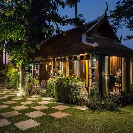 Riverside Exquisite Villa Living-2