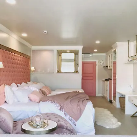 Stay In Style At Nimman R912-2