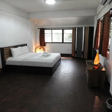P'Lyn House-2