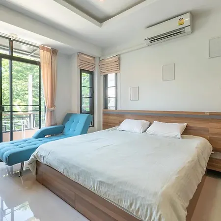 Loft Style Townhouse Near Old City-2