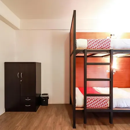 Oyo 489 Yak Hostel-2