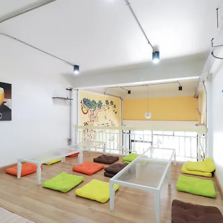 Oyo 743 Sweet Mango Cafe And Hostel-3